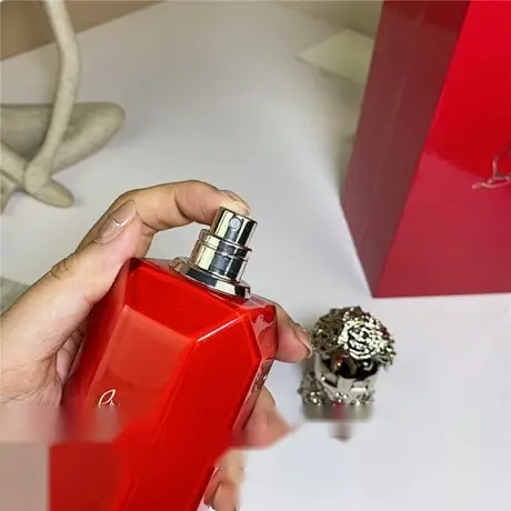 Christian Louboutin LoveWorld — photo 6