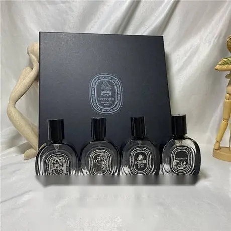 Diptyque Coffret 4 eaux de parfum — coffret noir — photo 2