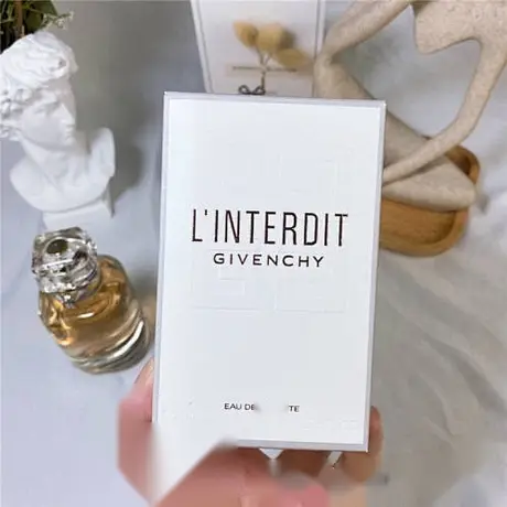 Givenchy L'interdit — photo 2