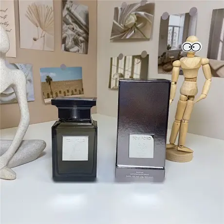 Tom Ford Oud Wood Parfum — photo 8