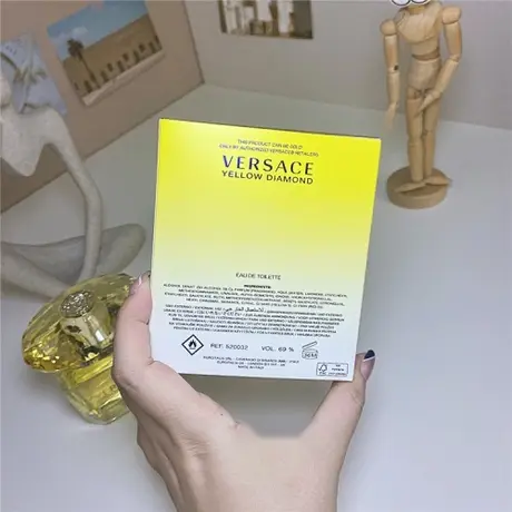 Versace Yellow Diamond — photo 1