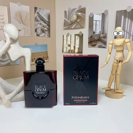 Yves Saint Laurent Black Opium Over Red — photo 4