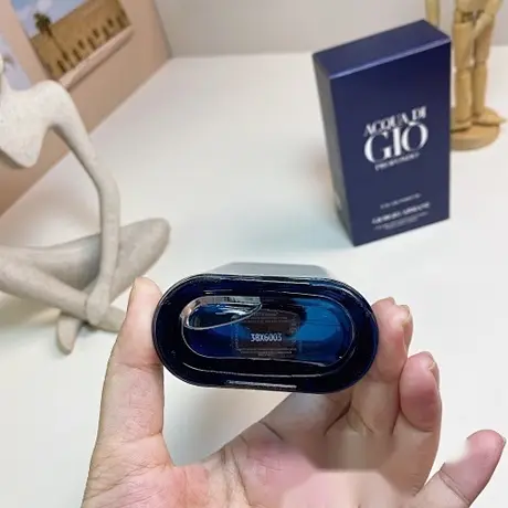 Giorgio Armani Acqua di Giò Profondo Parfum — photo 4