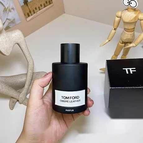 Tom Ford Ombre Leather Parfum — photo 4