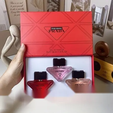 Prada Red — photo 6