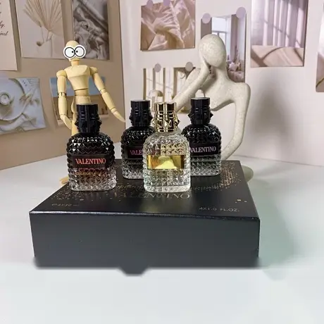 Valentino Coffret Uomo Born in Roma 4 miniatures — photo 4